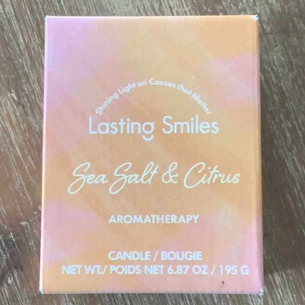 NEW Lasting Smiles Cause Candle Sea Salt Citrus Aromatherapy 6.87 oz 195g 50 hr.